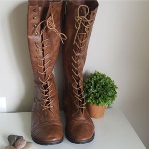 Breckelles sz 11 Tan Adventure Boots